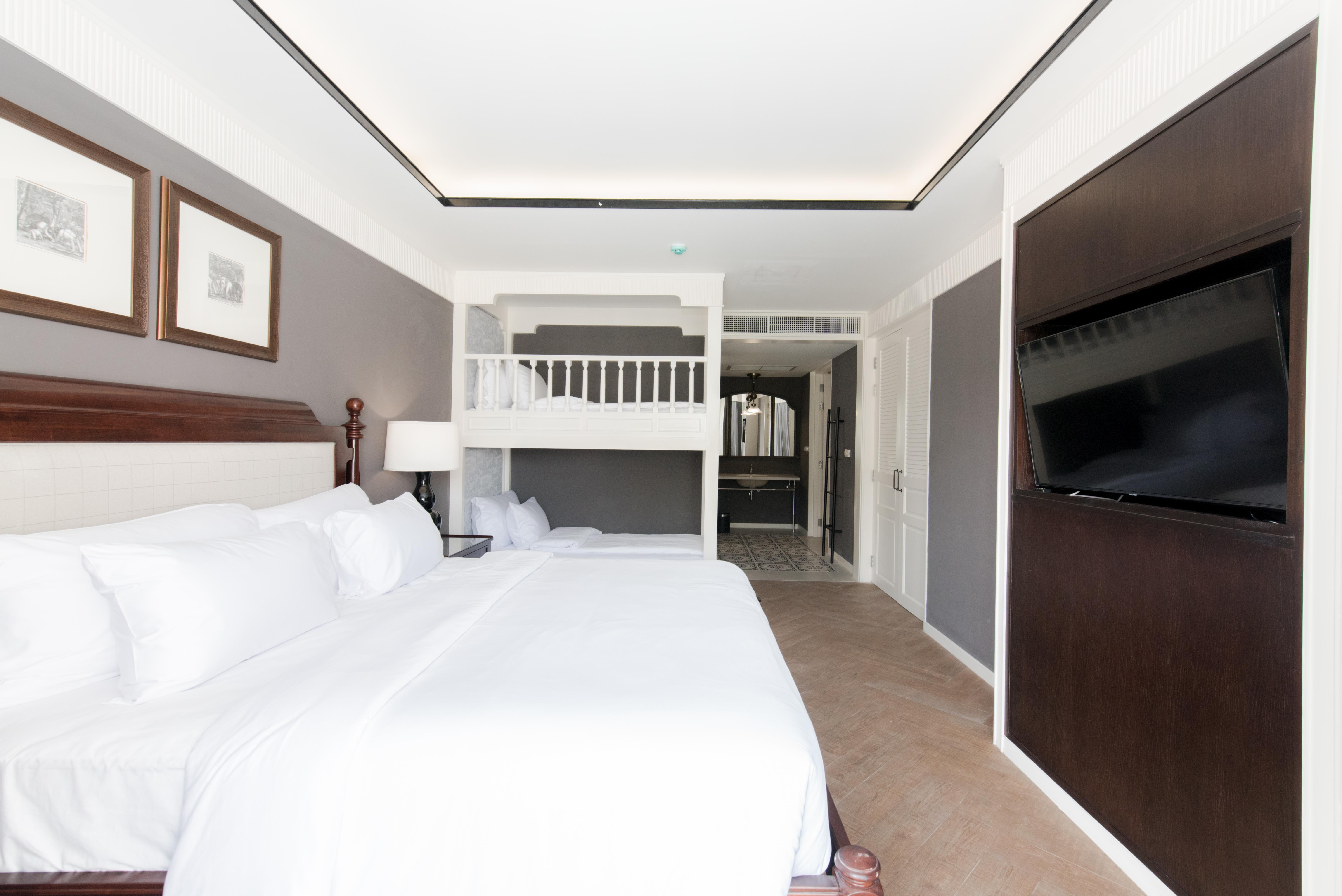 Marina Gallery Resort-Kacha-Kalim Bay - Sha Plus Patong Exterior foto A bedroom at the hotel