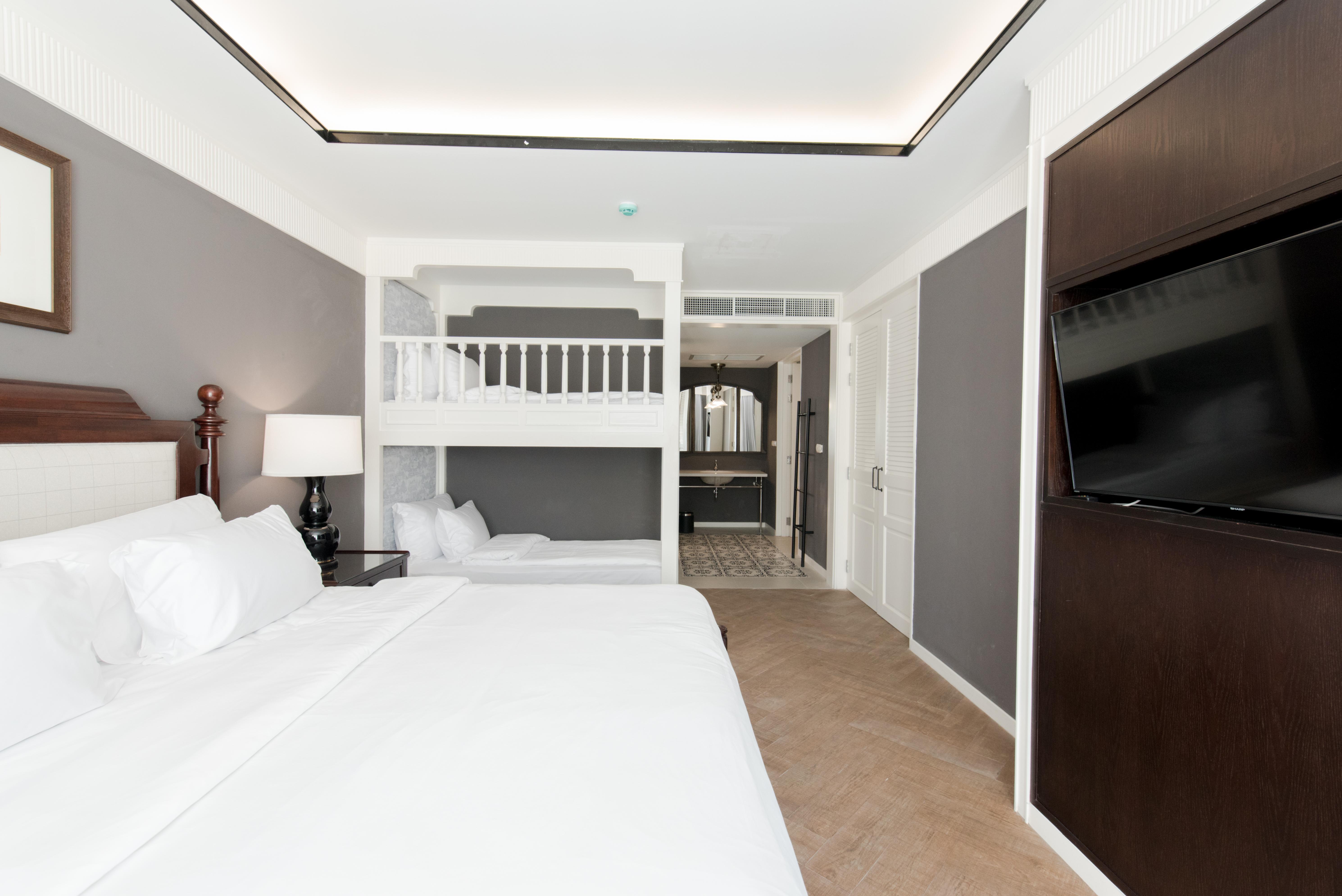Marina Gallery Resort-Kacha-Kalim Bay - Sha Plus Patong Exterior foto A room at the hotel